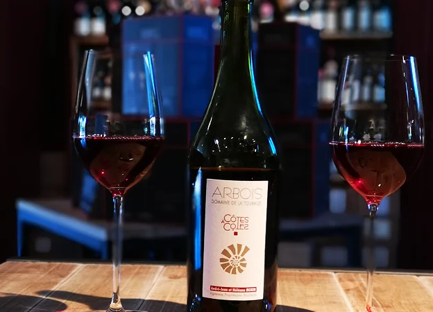 Vin AOC Arbois, vin du Jura disponible à votre cave à vin à Avrainville près d'Arpajon (91)